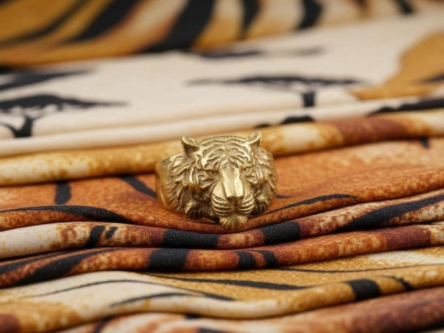 Signet ring	silver signet ring	animal silver ring	signet silver ring	men ring	men jewelry	jewelry for men	Tiger silver ring	tiger signet ring	brutal tiger	tiger art	tiger jewelry	tiger __etsy:7400223079