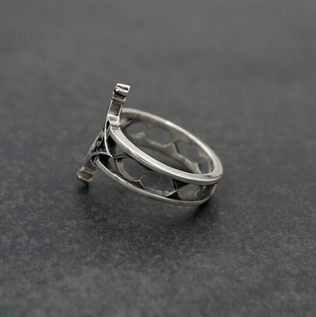 Gothic ring	Medieval jewelry	gothic jewelry	goth ring	Cathedral ring	vintage ring	gothic gift	gothic lover gift	gothic wedding ring	gothic engagement	gothic ring men	gothic black ring	engagement ring, This angle demonstrates the openwork construction of the band. The shoulders feature cut-out arches that reduce the weight of the ring and add an airy, cathedral-like quality. The symmetry of the North/South points is precise. (etsy image id: 7225054934)