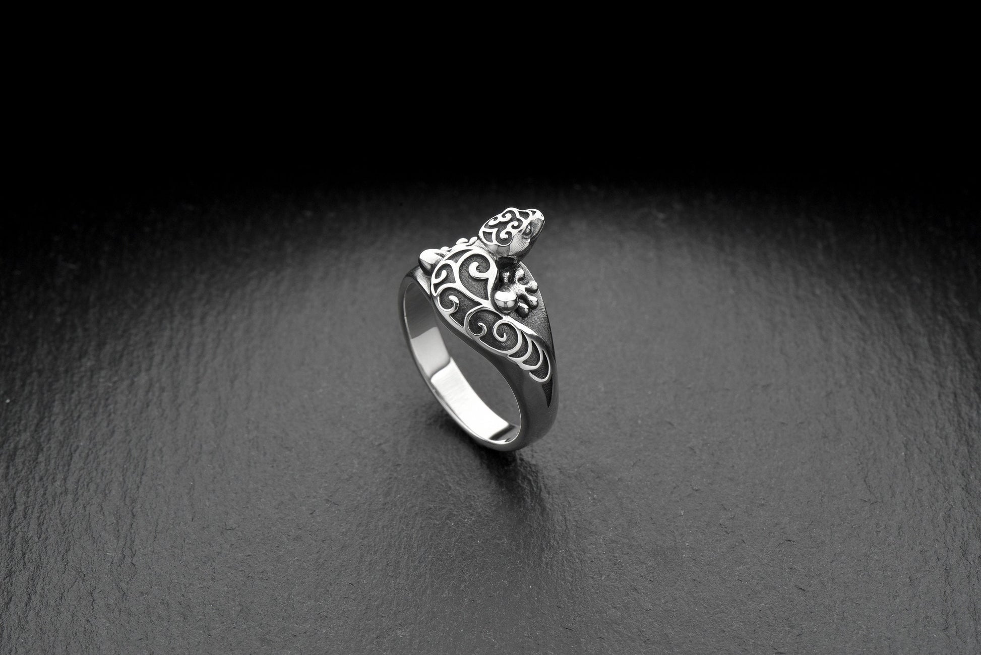 maori totem	Lizard ring	lizard jewelry	polynesian jewelry	hawaiian jewelry	gecko jewelry (etsy image id: 4242990021)