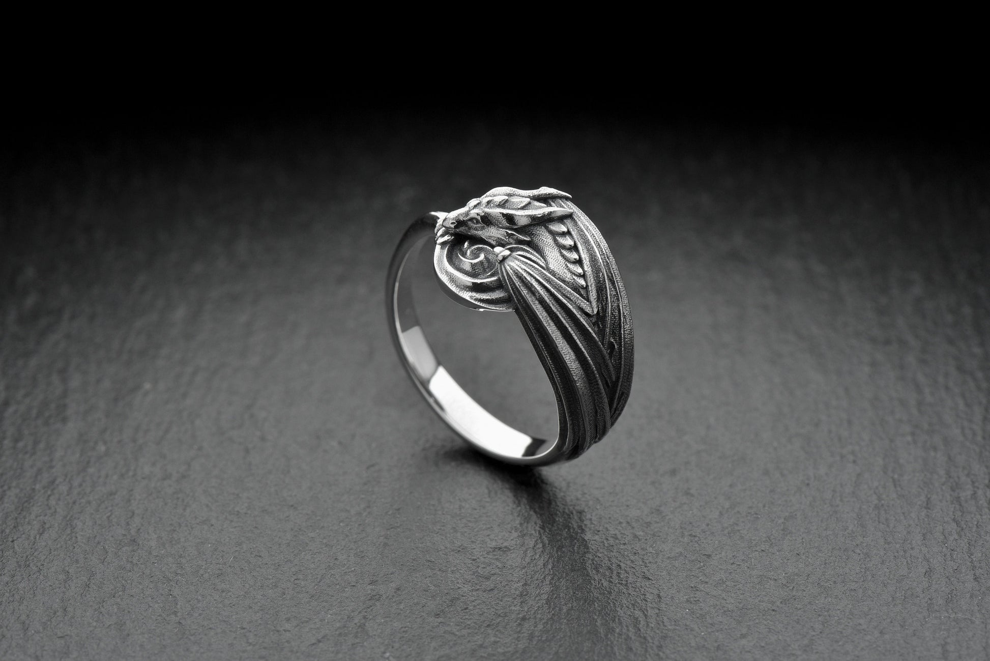 Another depiction of the "guardian of the treasure". This dragon, on a silver ring, was guarding a motherlode for year. These dragonsoul masterworks are perfect for anyone who loves dragon stories. (etsy image id: 4248251799)