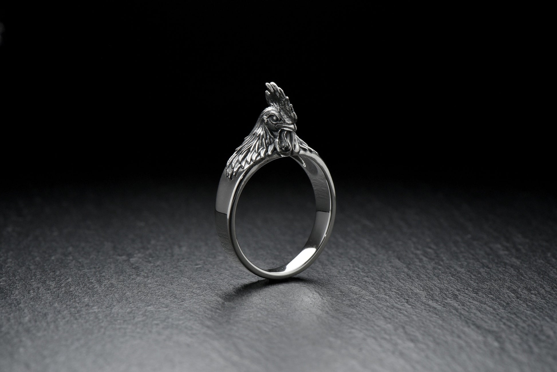 The rooster symbolizes strength, energy and leadership, so this ring is an excellent choice for those who want to emphasize their fortitude and energy. Be sure that this ring will attract the attention of others and highlight your individual style. (etsy image id: 4641111107)