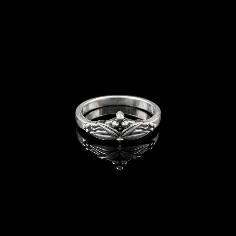 Forged in silver, inspired by shadow.
A gothic ring that echoes medieval cathedrals and forgotten vows.
Not just jewelry — a story you wear. (etsy image id: 6880612840)
