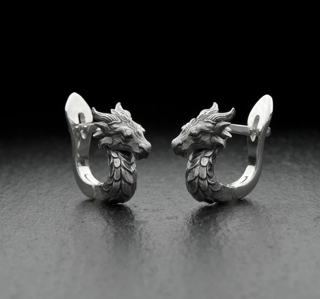 Perfect gift idea for fantasy lovers, dragon enthusiasts, and fans of gothic or medieval aesthetics. (etsy image id: 6890081822)