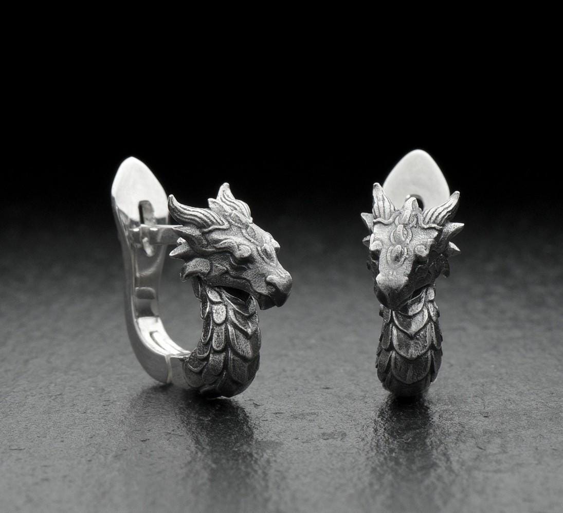 ♢ Ideal for:
• Fantasy fans (Skyrim, DnD, Game of Thrones)
• Gothic & mythical style lovers
• Unique gift for her or him – birthday, anniversary, or just because (etsy image id: 6938057415)