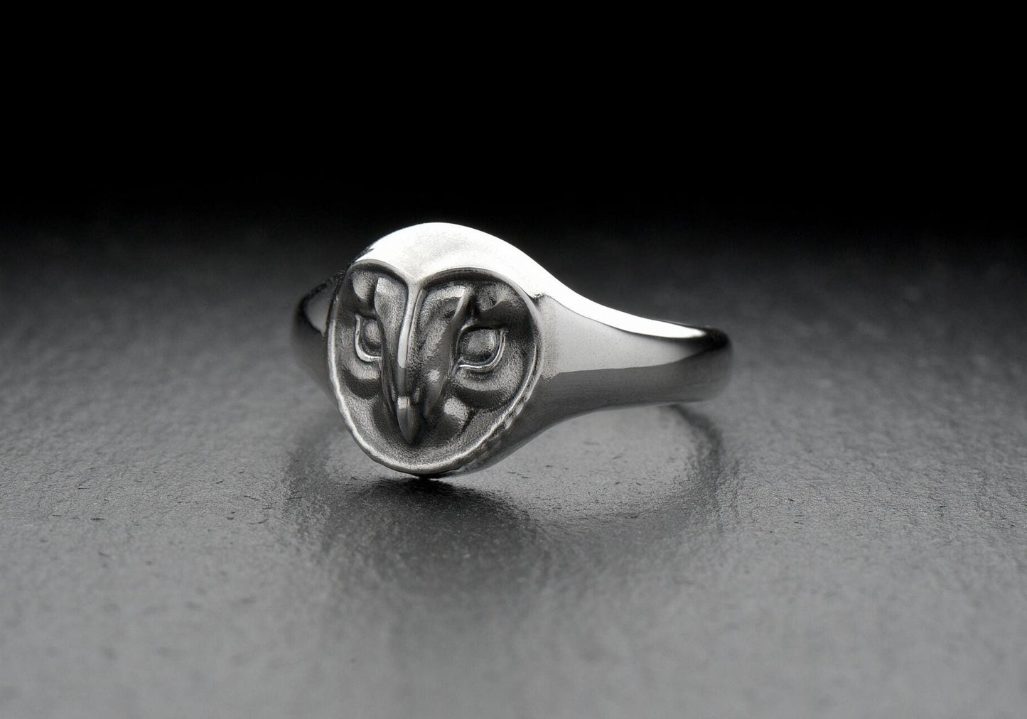 Don't miss the opportunity to add beauty and symbolism to your life with this wonderful snowy owl ring. It will definitely not leave you indifferent. (etsy image id: 6995209096)