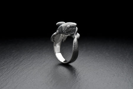Sterling Silver Shark Ring, Sea Jewelry, Marine Creatures Jewelry, Sea Lover Gift, Shark Lover Ring, Sea Creatures Ring, Shark Signet Ring (etsy image id: 7181088992)