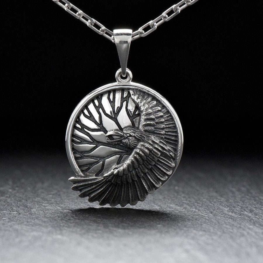 The raven is not only one of the most intelligent birds in the world, but also a powerful symbol of wisdom, foresight and strength.

bird lover		raven jewelry	raven pendant 	bird jewelry	crow	raven lover	gift for her	gift for him (etsy image id: 7224324637)