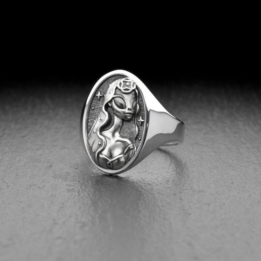 Women jewelry	Alien Jewelry	Ring with alien	ring with ufo	Ufo ring silver	Alien visitor (etsy image id: 7260701734)