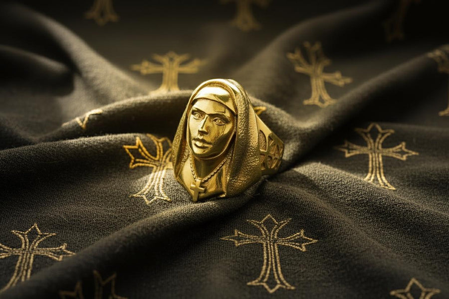 Crafted with meticulous attention to detail, this ring features a beautifully sculpted nun figure with a serene expression. The delicate design showcases the flowing robes and the distinct features that represent the dedicated life of a nun.