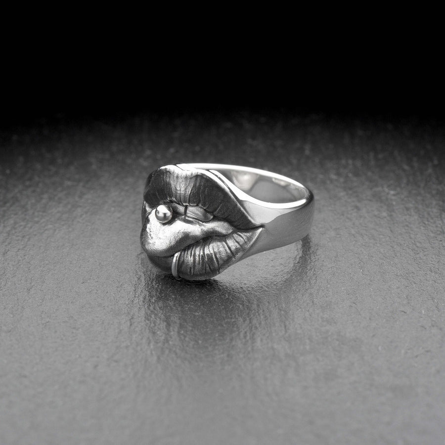 sterling silver ring	love gift	sweetheart gift	sweetheart ring	gift for him	Silver Ring Lip	gift for her	Ring Lip	Lips	jewelry lips	Ribg lips	body jewelry	silver (etsy image id: 7308740879)
