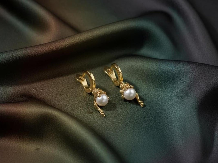 silver earrings	earrings	gift	Sterling silver	animal earrings	animal jewelry	Silver Earrings	Frog Earrings	Frog	Frog jewelry	Frog lovers	silver Frog Earrings	silver frog (etsy image id: 4656321269)